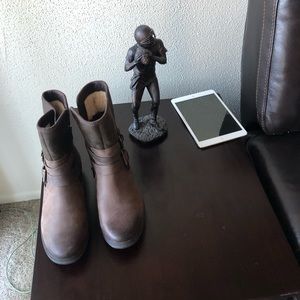 Brown Ugg Simmens Boot